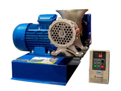 Mașină de tocat carne "Pyatachok"